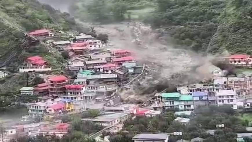 ढगफुटीनंतर अचानक आला भयंकर पूर; काही क्षणातच बाजारपेठ पाण्यात , चार जणांचा मृत्यू - CLOUD BURST IN UTTARKASHI