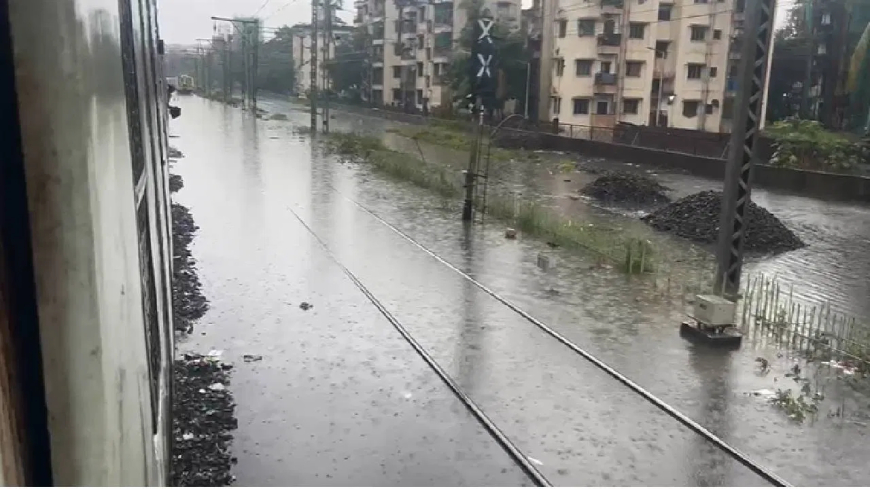 घराबाहेर पडू नका, पोलिसांचा इशारा, ट्रेनला उशीर, पावसामुळे गारपीट महाराष्ट्र पाऊस: भारतीय हवामान खात्याने पावसाचा इशारा जारी केला आहे