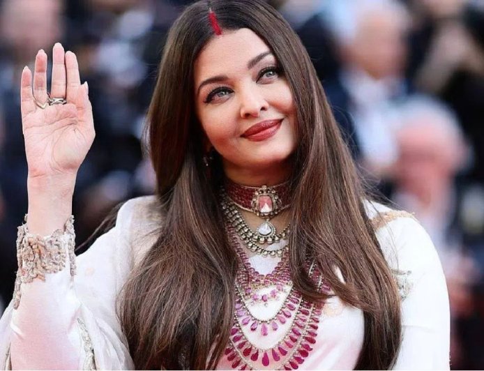 मी ऐश्वर्या रायपेक्षा सुंदर आहे! बिग बॉस १९ स्पर्धक तान्या मित्तलचा दावा; लोकांनी ट्रोल केले