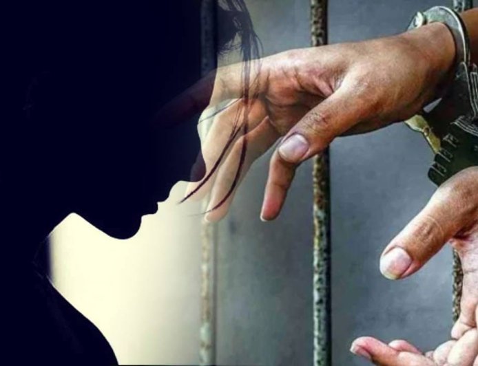 गर्लफ्रेंडच्या वादात मित्राचे थेट 3 तुकडे, शरीर बोअरवेलमध्ये फेकलं; भयंकर खुनाने खळबळ!