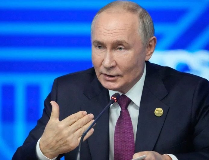 रशियाचं भारताला मोठं गिफ्ट, पुतिन यांची सर्वात मोठी घोषणा, अमेरिकेचं टेन्शन वाढलं, पाकिस्तानची झोप उडाली