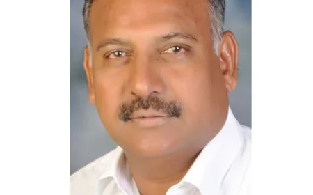 प्रचाराच्या शेवटच्या दिवशी प्रभाग क्रमांक १८ मध्ये शिंदे सेनेचे उमेदवार राजेंद्र महाले यांनी आपली ताकद दाखवून दिली.