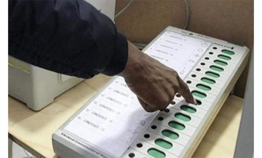 40 फीसद मतदान केंद्रांवर उलटे क्रमाने ठेवली ईवीएम