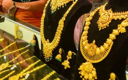 Gold Rate : सोन्याचा भाव पाहून झोप उडाली, एका दिवसात वाढला तब्बल…10 ग्रॅमचा रेट किती?