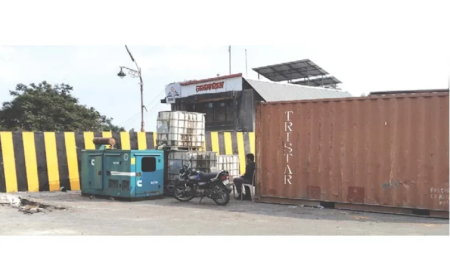 रेल्वे पूल पाडण्याचे कंत्राट २ कोटी रुपयांना देण्यात आले आहे, तयारी पूर्ण झाली आहे.