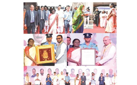 गजानन महाराज संस्थानने आरती करून अध्यक्षांचे स्वागत केले.