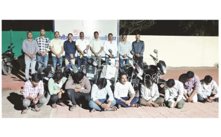 घरातील जुगार अड्ड्यावर छापा, ९ जणांना अटक