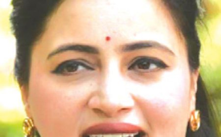 माजी खासदार नवनीत राणा यांनी मेळघाट परिसराला भेट दिली