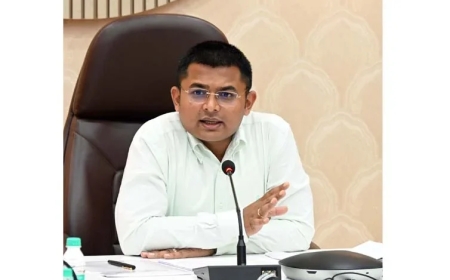 मतदारांनी एप्रिलमध्ये राबवण्यात येणाऱ्या नकाशांकन आणि विशेष पुनरावलोकन मोहिमेकडे लक्ष द्यावे.