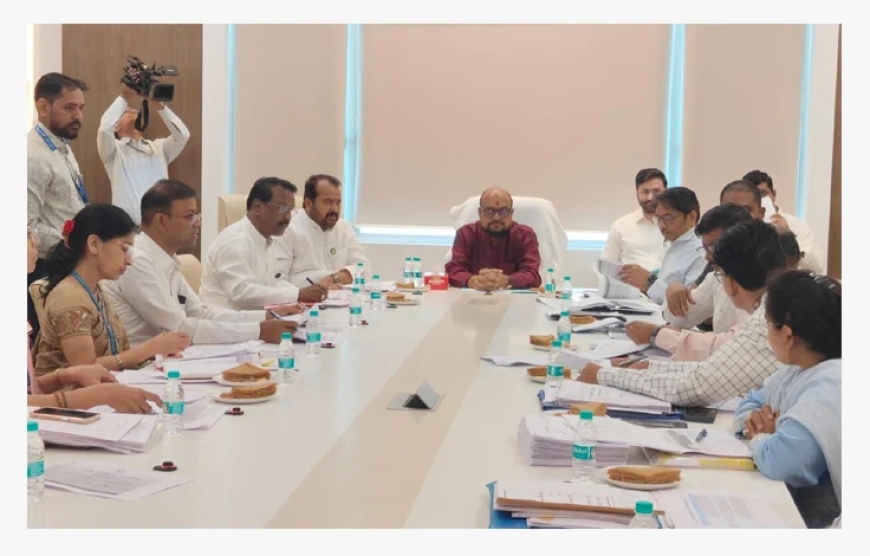 मुंबईत मेळघाटातील ७ प्रादेशिक पाणीपुरवठा योजनांचा आढावा घेण्यात आला.