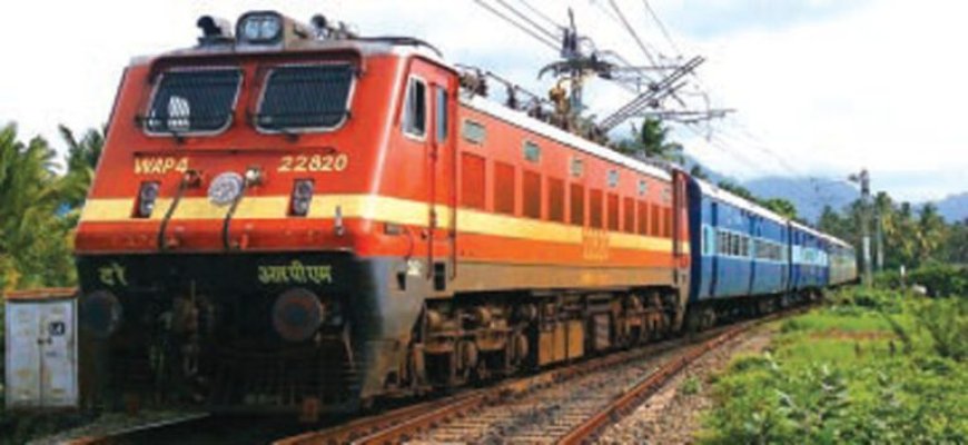 बडनेरा ते शालीमार दरम्यान धावणाऱ्या चार गाड्या ४ ते २६ एप्रिल दरम्यान रद्द करण्यात आल्या आहेत.