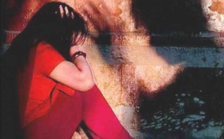 दारूच्या नशेत असलेल्या एसआरपीएफ जवानाने विवाहित महिलेचा विनयभंग केला.