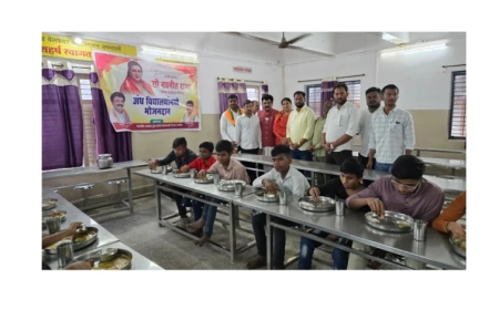 भाजप स्थापना दिवस आणि नवनीत राणा यांच्या वाढदिवसानिमित्त सेवा उपक्रम
