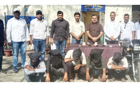 एका फायनान्स कंपनीच्या कर्मचाऱ्याला लुटणाऱ्या पाच दरोडेखोरांना अटक करण्यात आली.