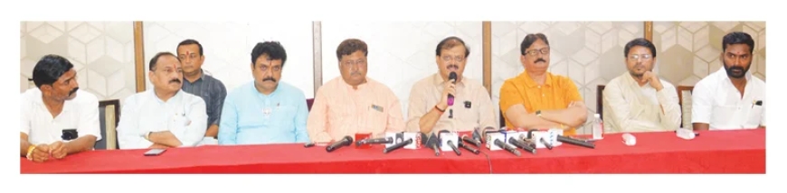 आतापर्यंत किती 'टिपर घोटाळे' घडले आहेत, याची चौकशी होणे आवश्यक आहे!
