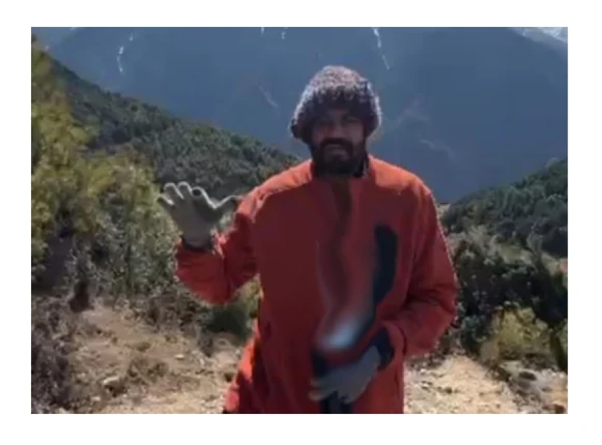 बच्चू कडू हिमालयाच्या दऱ्यांमध्ये ट्रेकिंग करताना