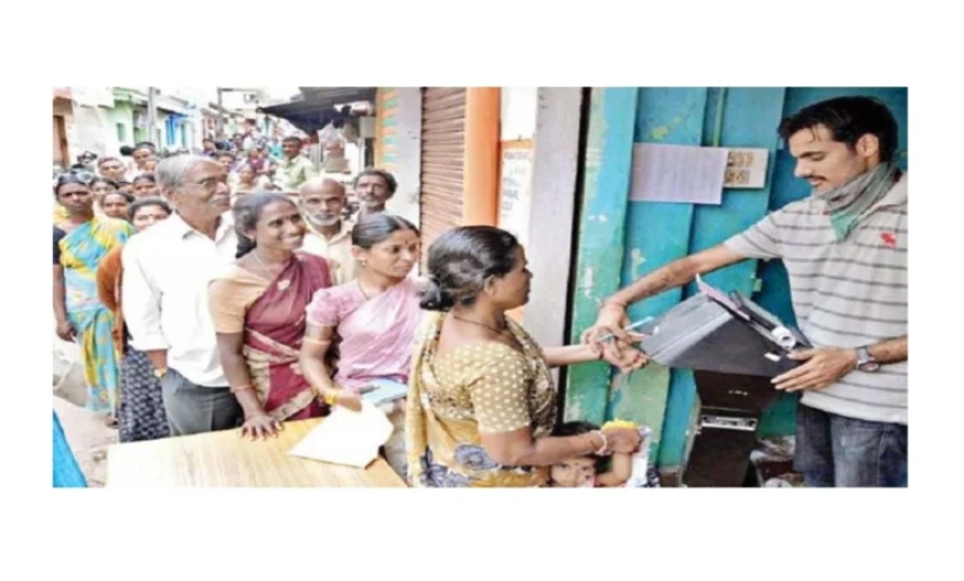 सरकारी शिधावाटप दुकानांमधून धान्याचे वितरण थांबले.