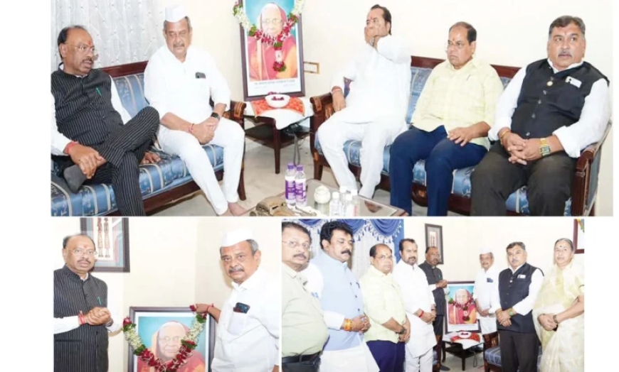 पालकमंत्री बावनकुळे यांनी डॉ. सुनील देशमुख यांच्या निवासस्थानी भेट दिली.