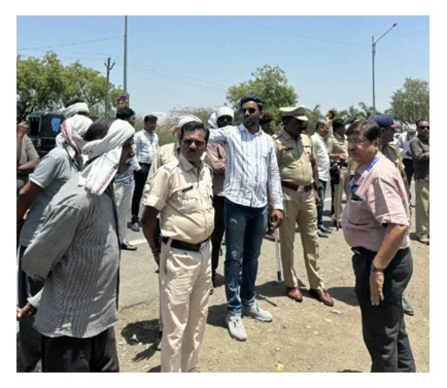 राजपूत ढाब्याच्या आवारातील बेकायदेशीर झोपडपट्ट्या पाडण्यात आल्या.