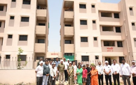 पीएमएवाय प्रकल्पांची आयुक्त वर्षा लड्डा यांच्याकडून पाहणी; लाभार्थ्यांशी साधला संवाद