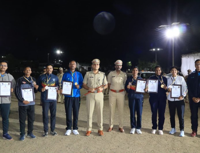 राज्यस्तरीय पोलीस क्रीडा स्पर्धेत अमरावती ग्रामीण पोलिसांचा झेंडा उंच