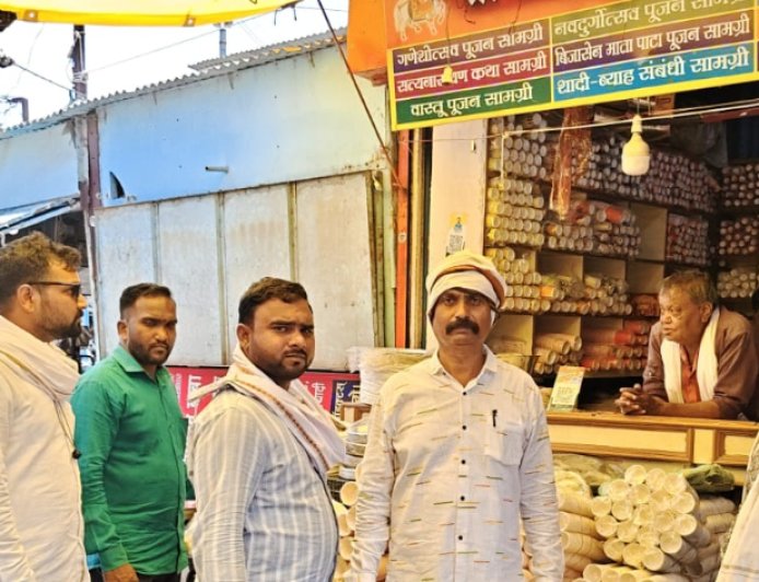 इतवारा बाजारात प्लास्टिक जप्‍ती व डस्‍टबिन तपासणी विशेष मोहीम