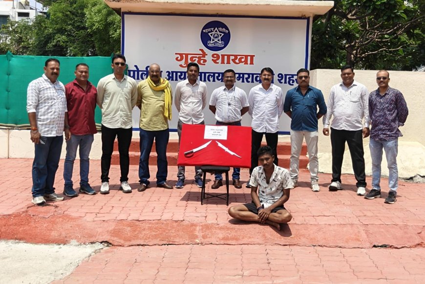 हाथों में दो चाकू लेकर लोगों को धमका रहा था युवक, क्राइम ब्रांच ने दबोचा